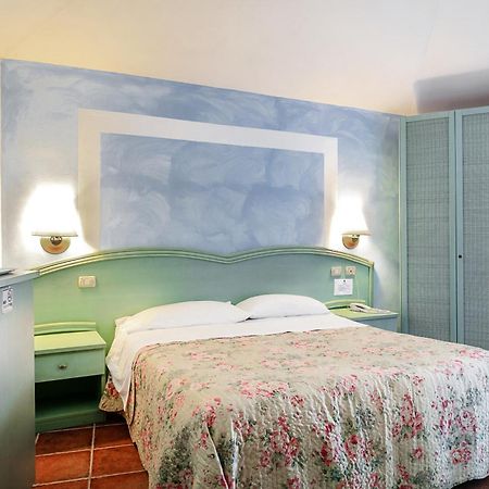 Hotel Stefania Boutique Hotel By The Beach أولبيا المظهر الخارجي الصورة